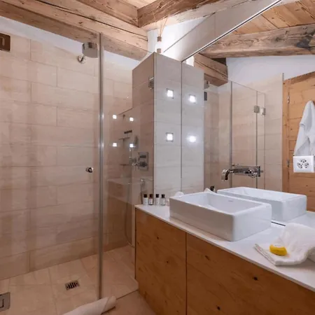 Bagnes Penthouse In The Heart Of Town *